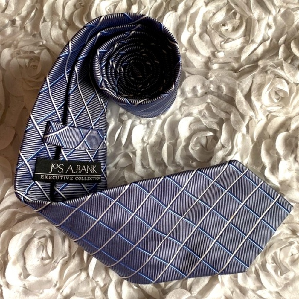 New Jos. A. Bank mens silk tie
